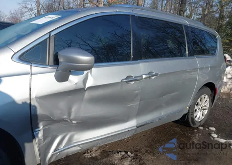 2019 Chrysler Pacifica Touring L z USA, uszkodzony, nr VIN 2C4RC1BG4KR625802